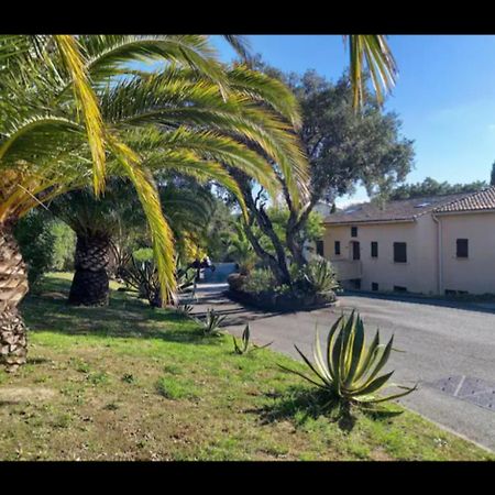 Location Dans Residence Calme, Proche Mer كافالير سور مير المظهر الخارجي الصورة